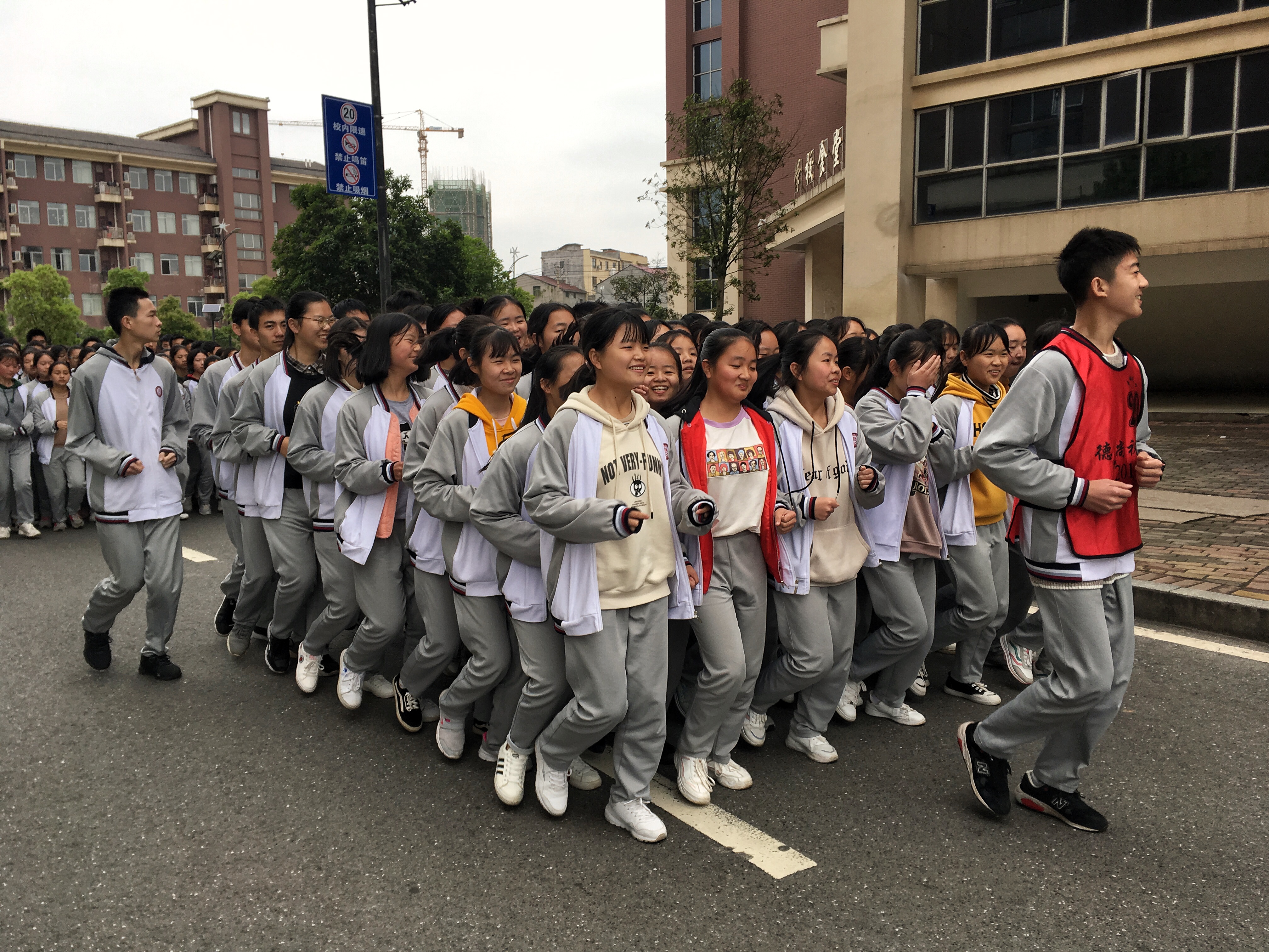 看!我们笑得多开心.png 看!我们笑得多开心.png